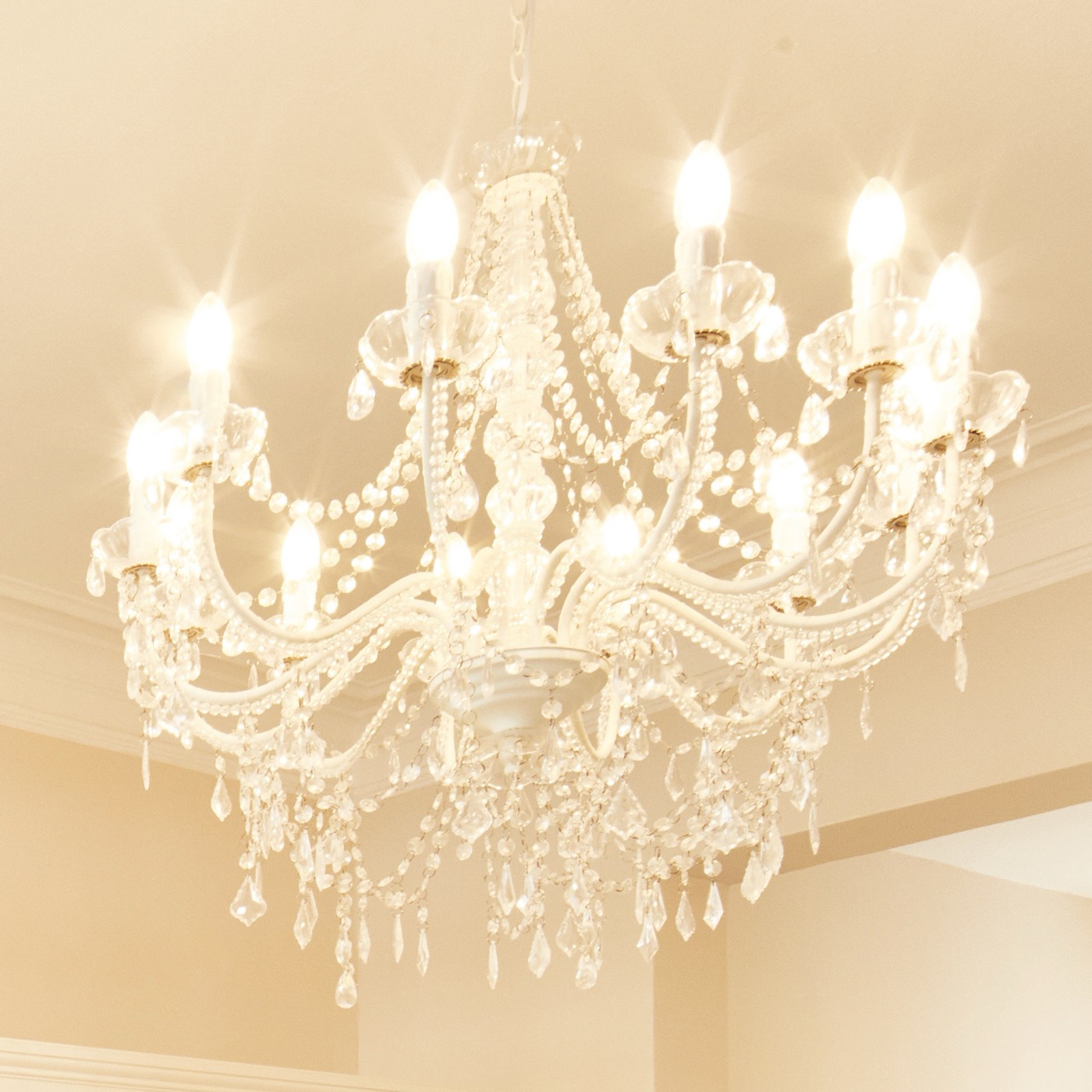 feminin Brautmode